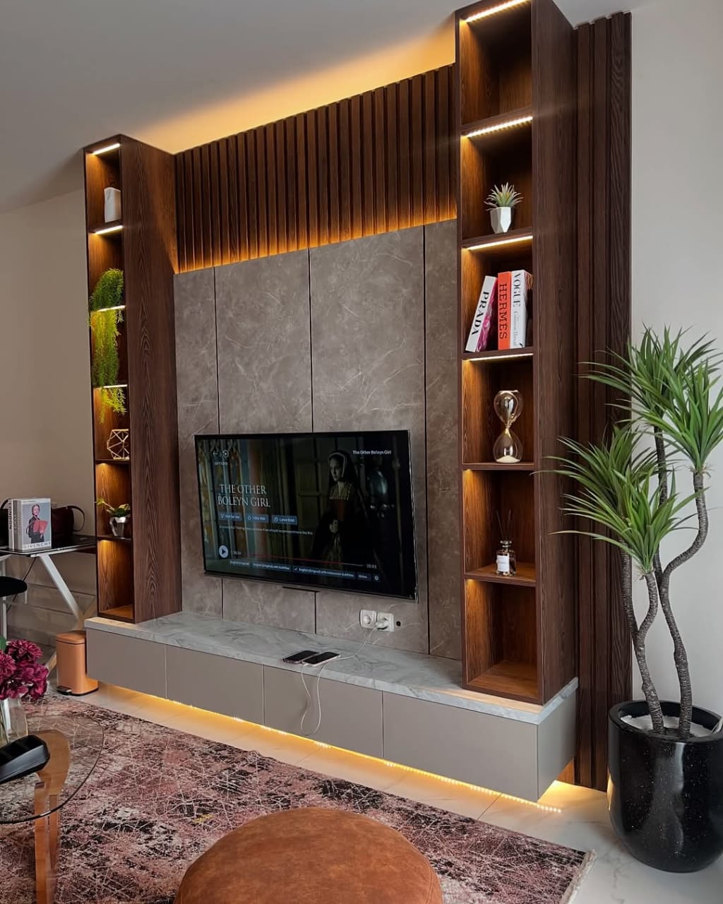 Wall Panel TV / Backdrop TV